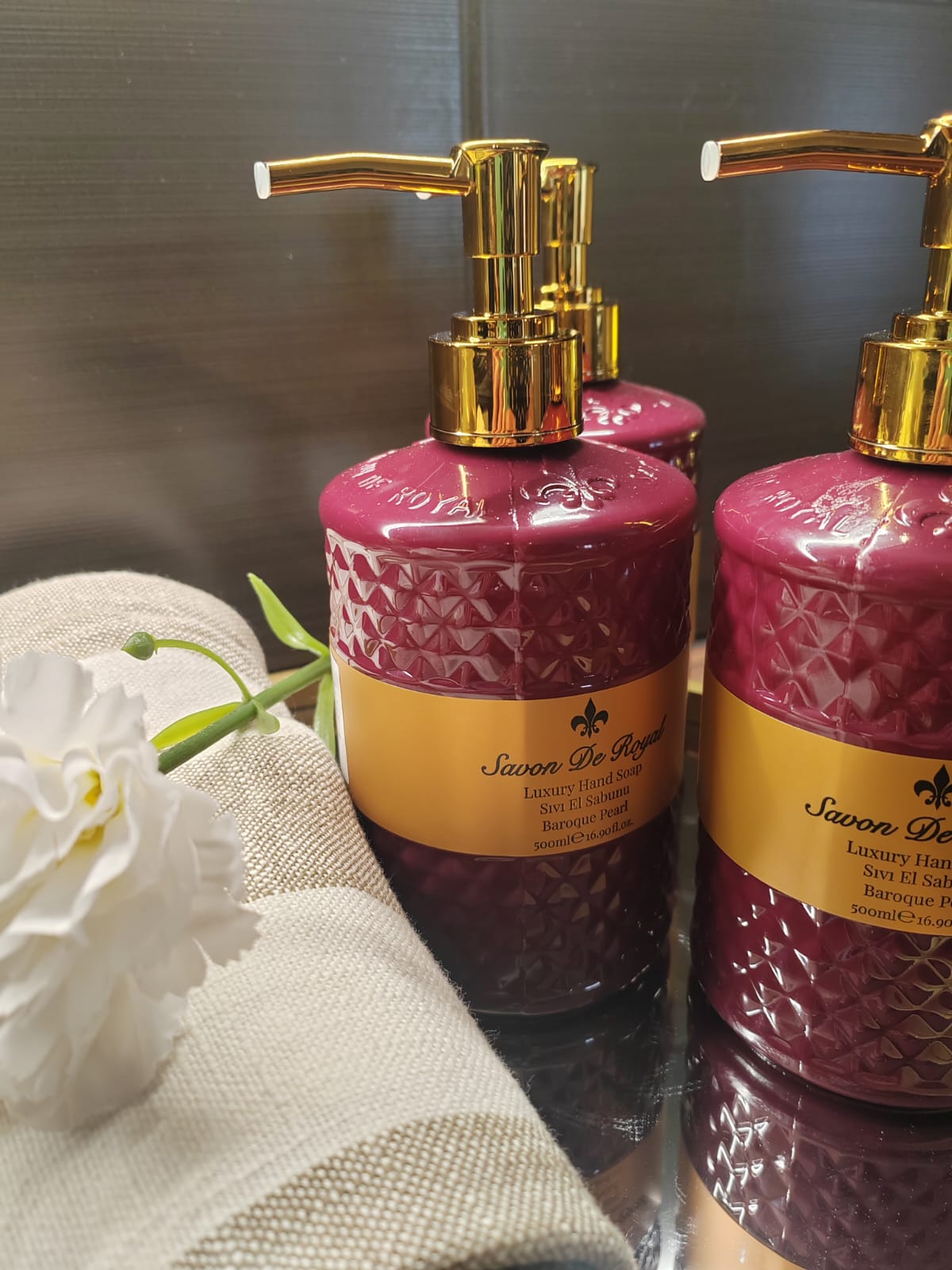 Tuoksutukun ihana Savon de Royal Baroque Pearl nestesaippua 500 ml