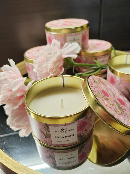 Inanan tuoksuinen Peony blush tuoksukynttilä purkissa