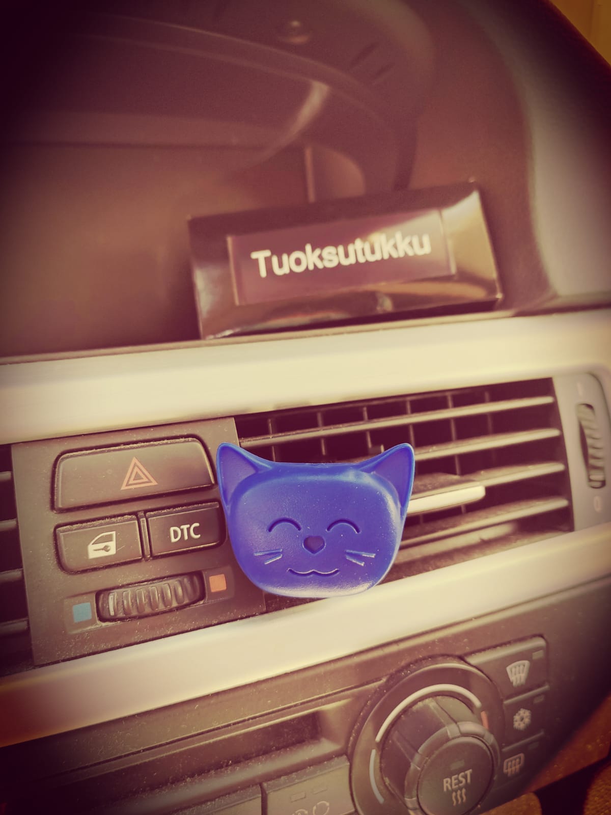 đ» HellyyttĂ€vĂ€ tuoksukissa New Car