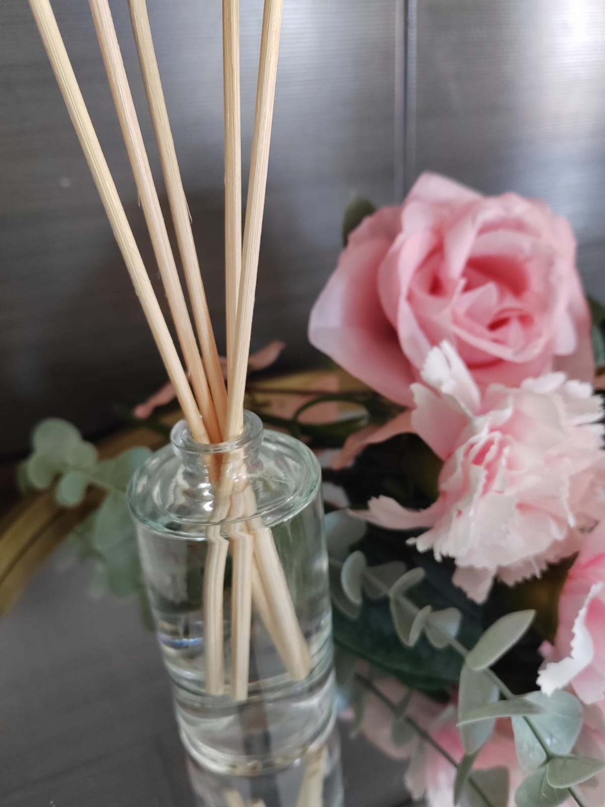 Tuoksutukun ihana ruusu pöytätuoksu