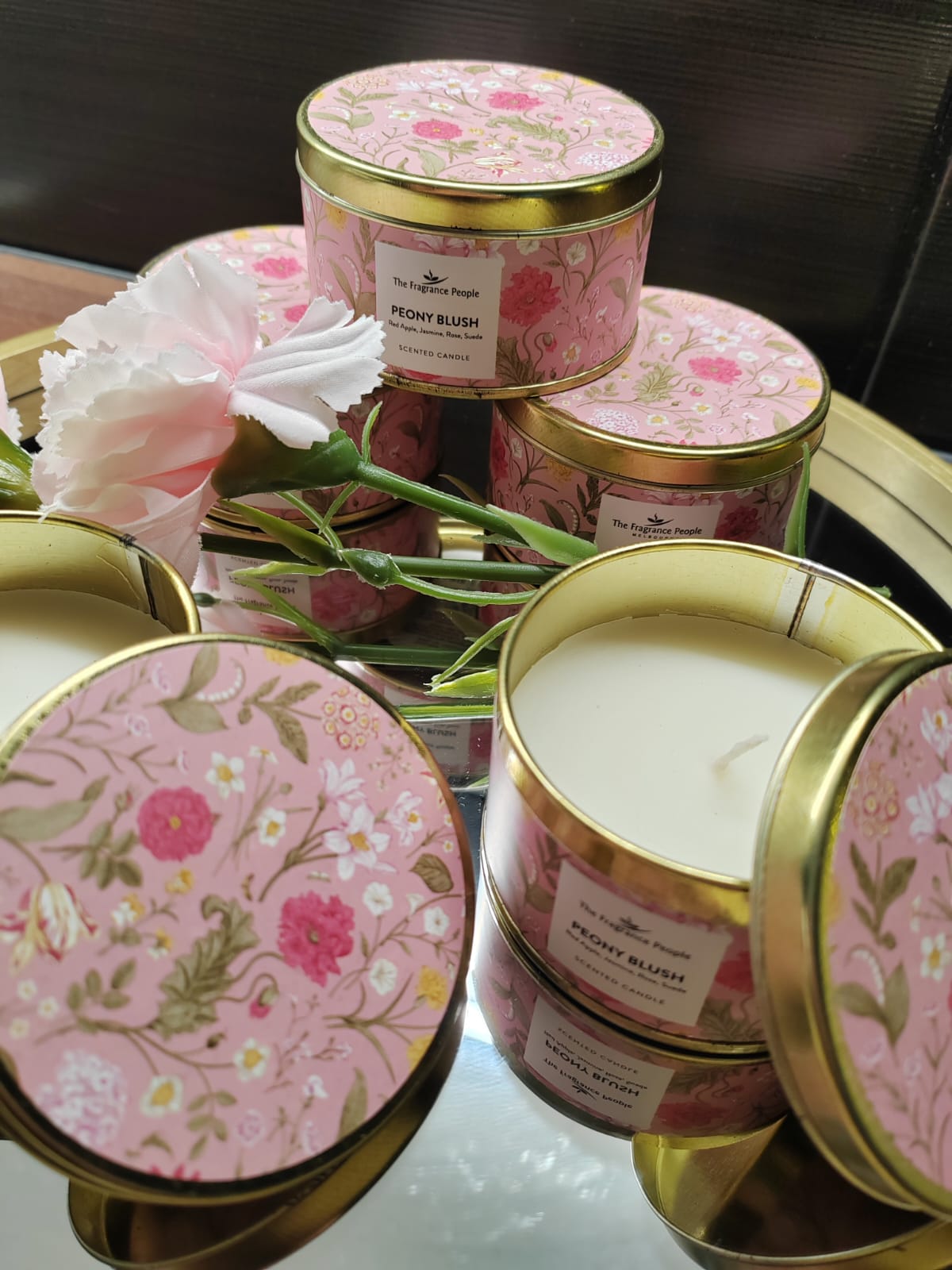 Inanan tuoksuinen Peony blush tuoksukynttilä purkissa